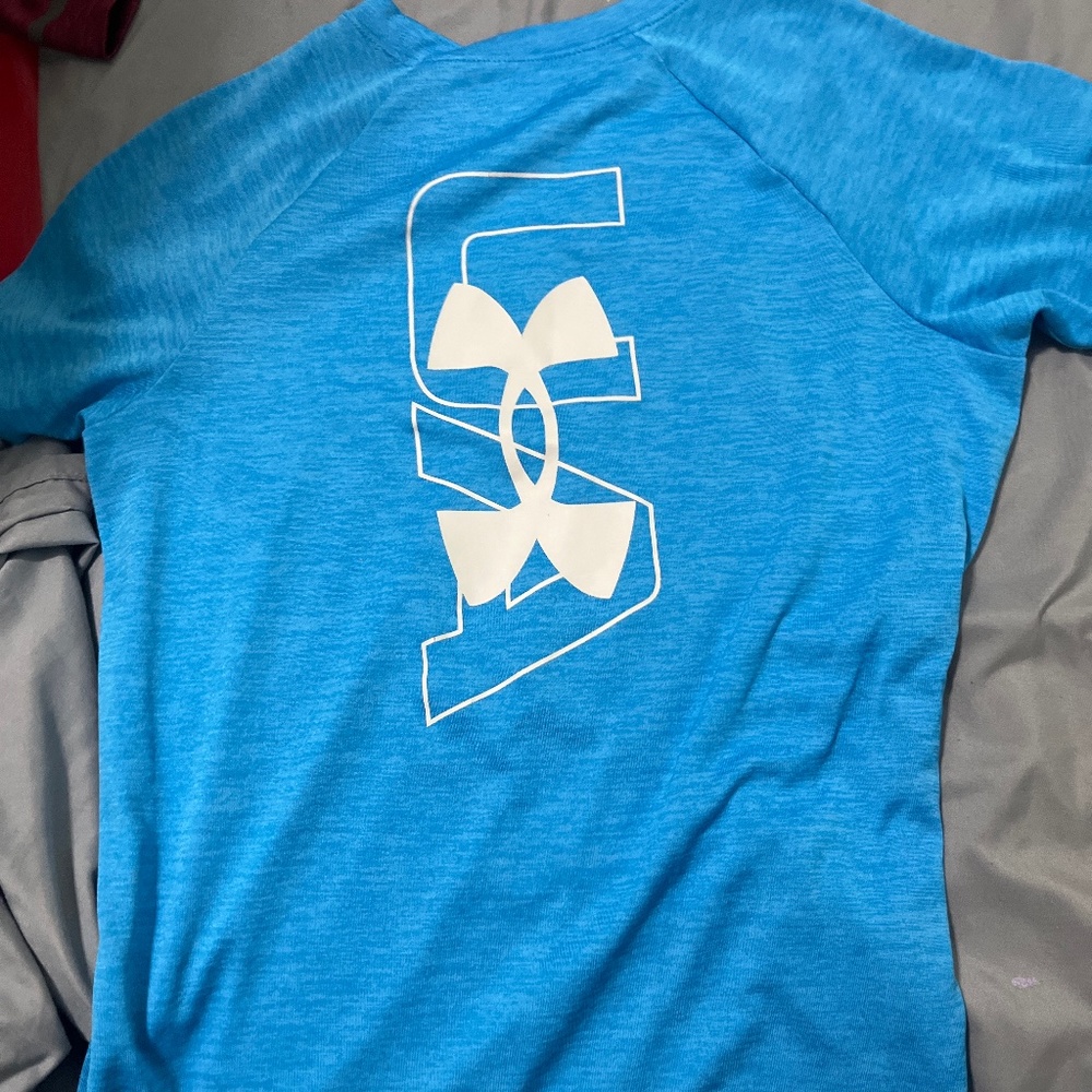 Underarmour shirt